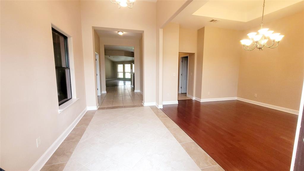 8001 Ridgeway Court