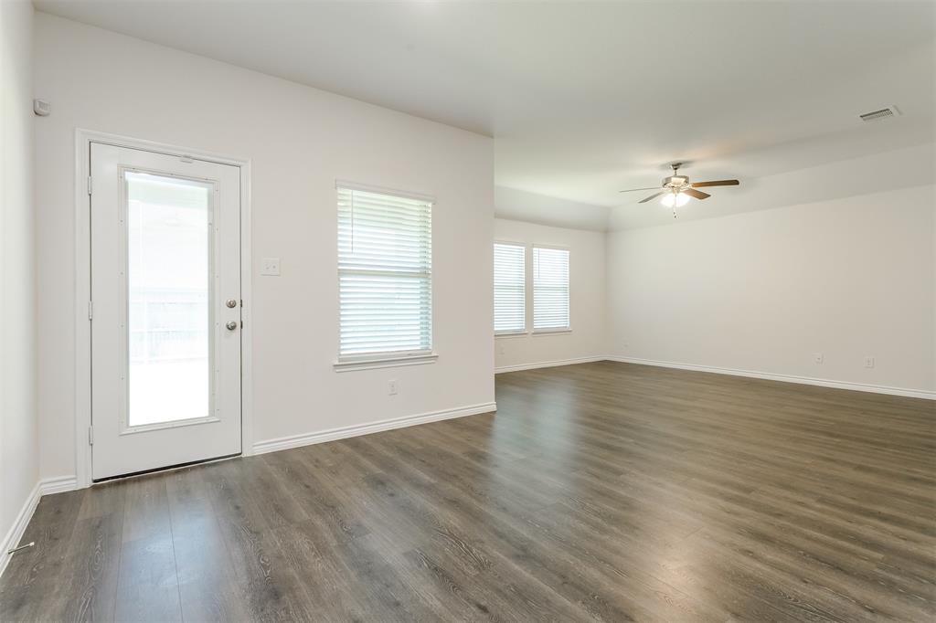 406 Saddle Club Way