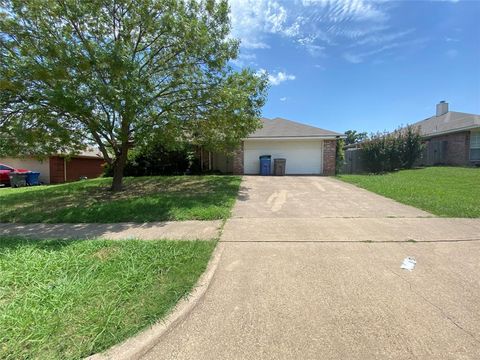 Photo of 224 Los Angeles Drive, Glenn Heights, TX 75154 (MLS # 21314264)
