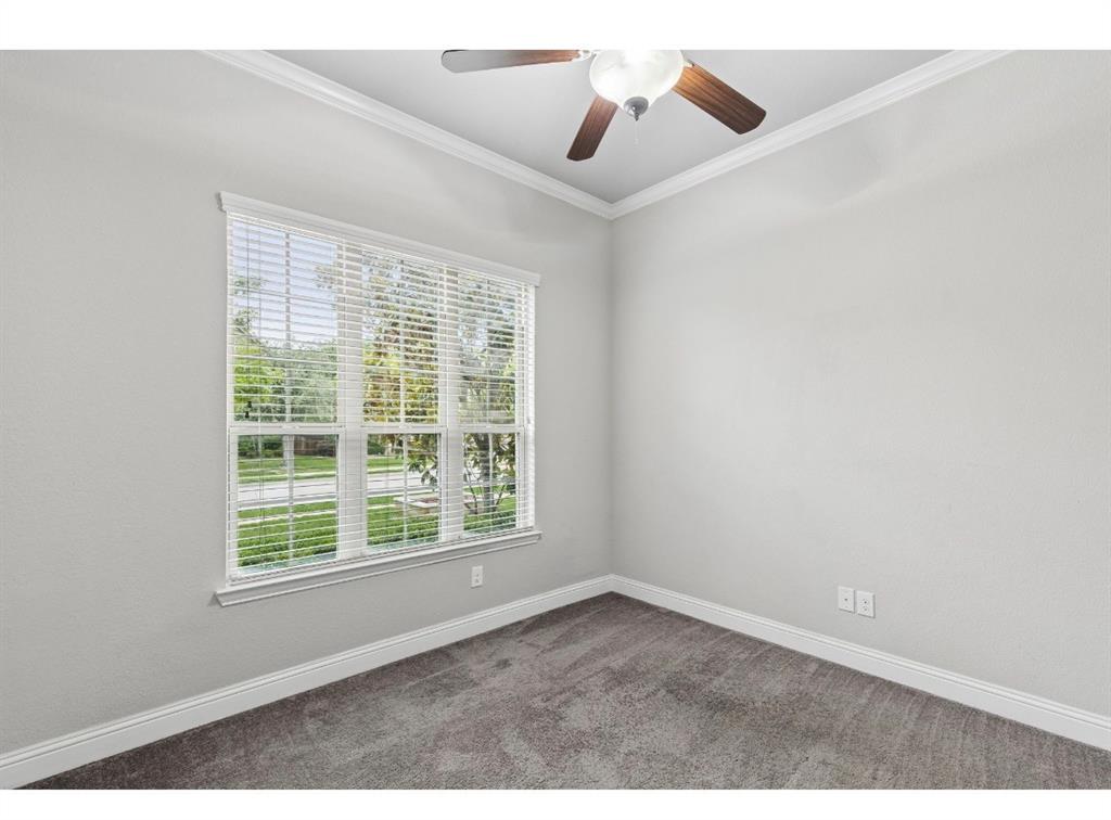 708 Feathering Way