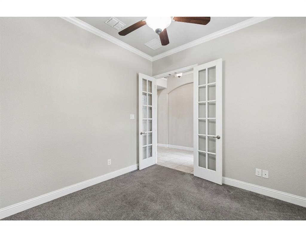 708 Feathering Way