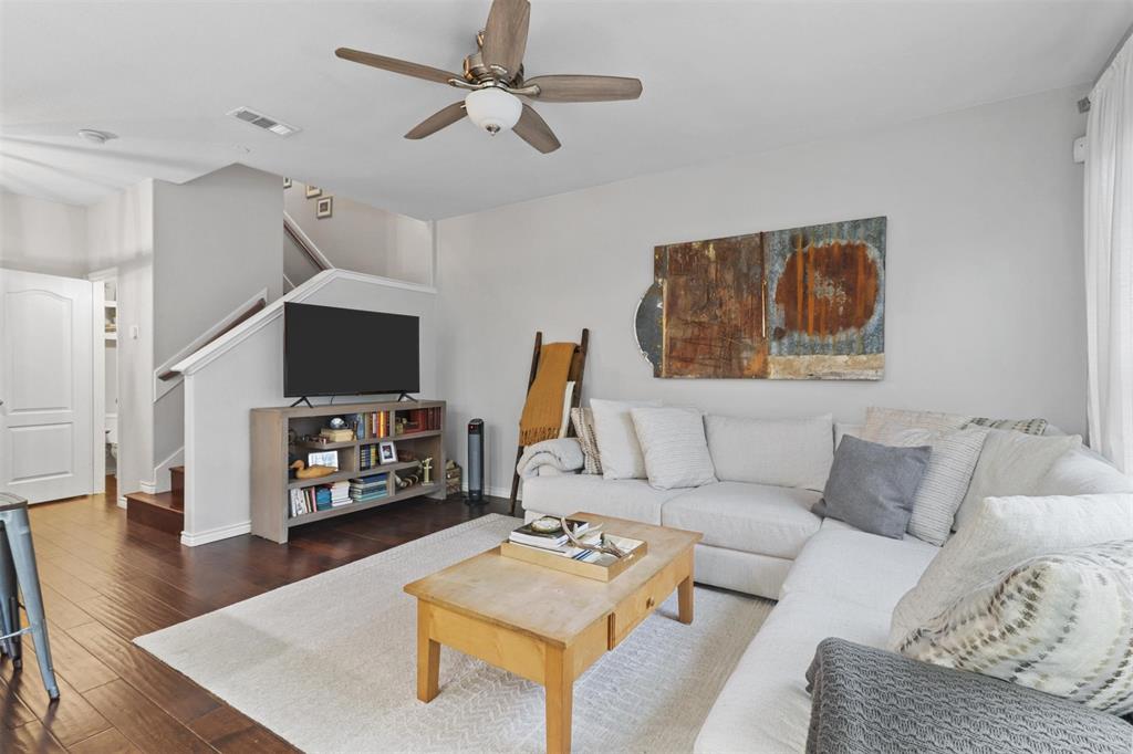 The Cascades At The Legends Ph - Residential