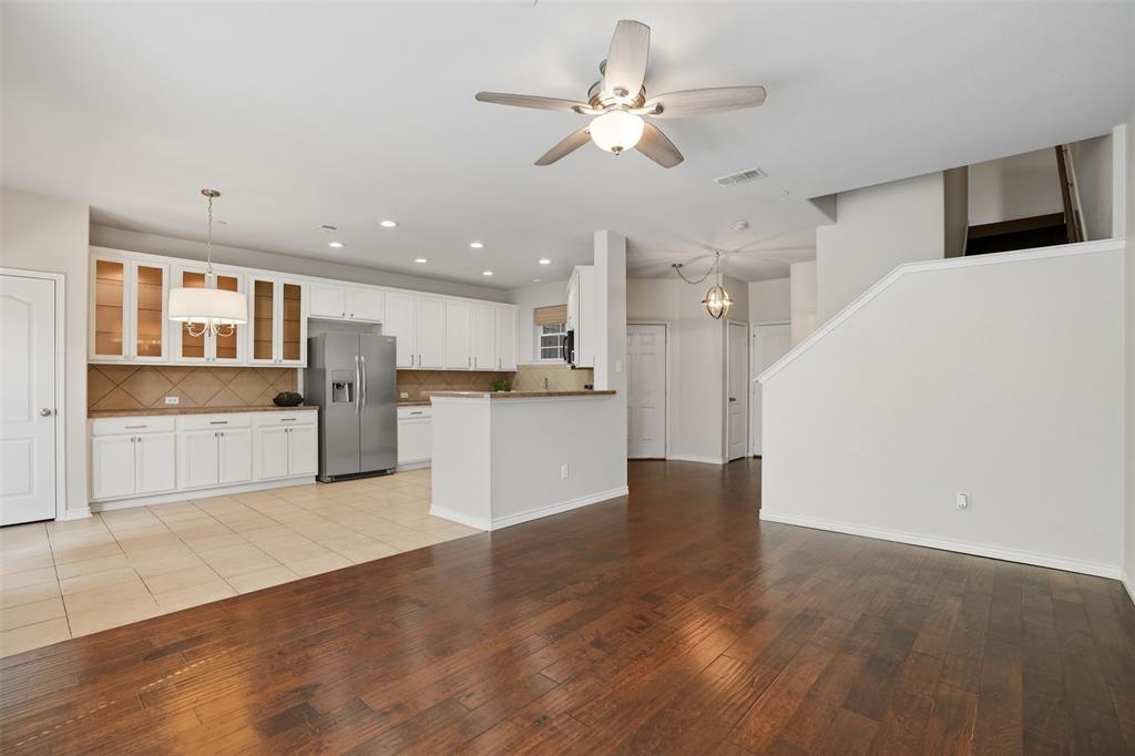 The Cascades At The Legends Ph - Residential