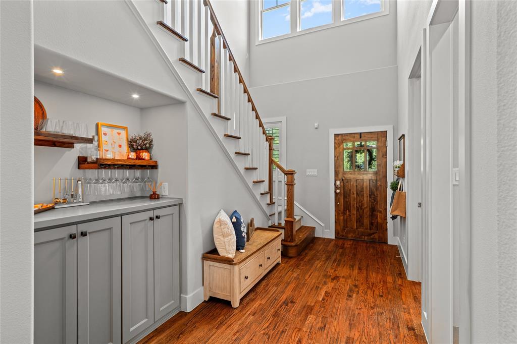 609 E Wall Street