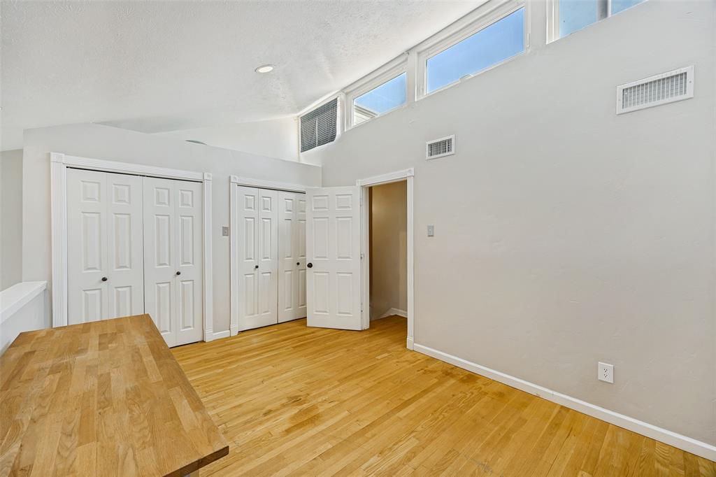 North Slopes Woodridge Condos - Residential