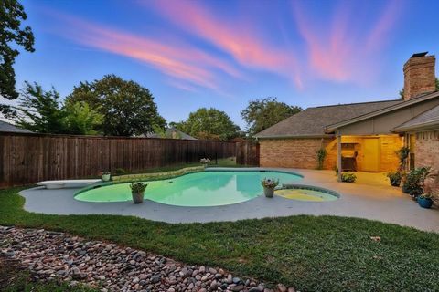 7329 Londonderry Drive North Richland Hills TX 76182