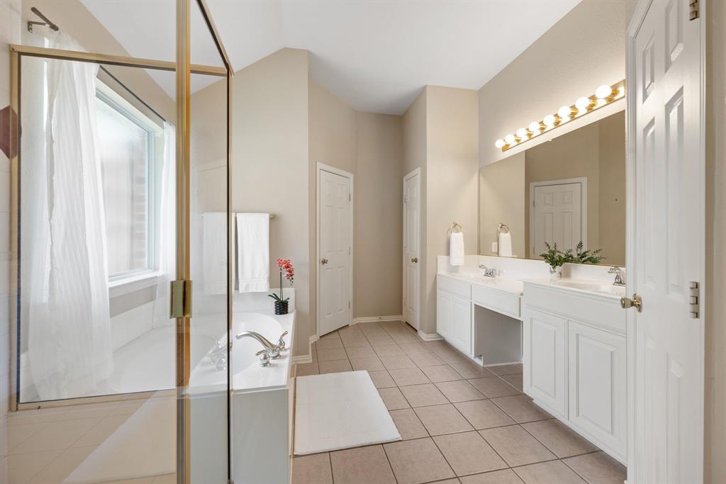 Fort Worth, Texas 76244, United States, 4 Bedrooms Bedrooms, ,2 BathroomsBathrooms,Residential,Active,173840