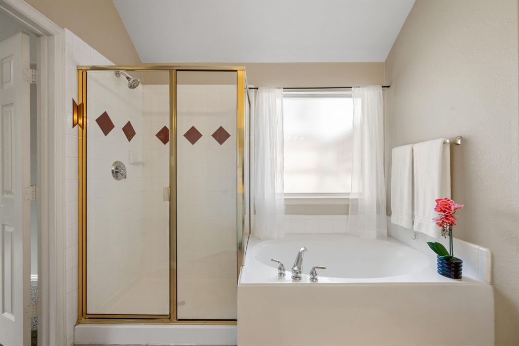 Fort Worth, Texas 76244, United States, 4 Bedrooms Bedrooms, ,2 BathroomsBathrooms,Residential,Active,173840