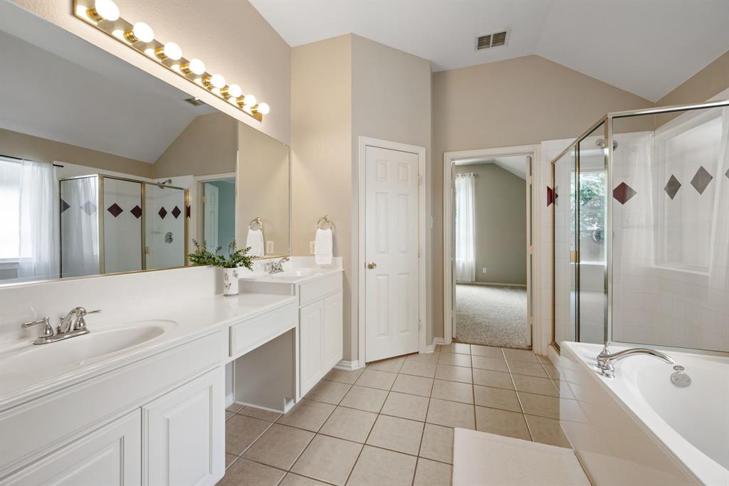 Fort Worth, Texas 76244, United States, 4 Bedrooms Bedrooms, ,2 BathroomsBathrooms,Residential,Active,173840