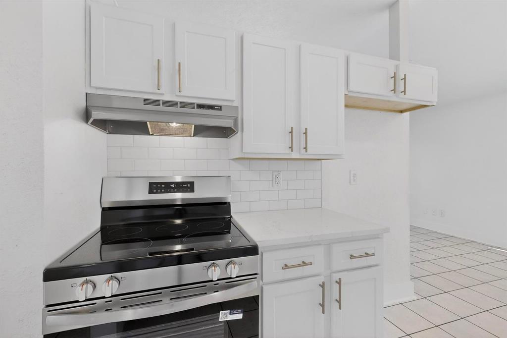 WILLIAMSBURG SQUARE 1ST SECTION - Residential