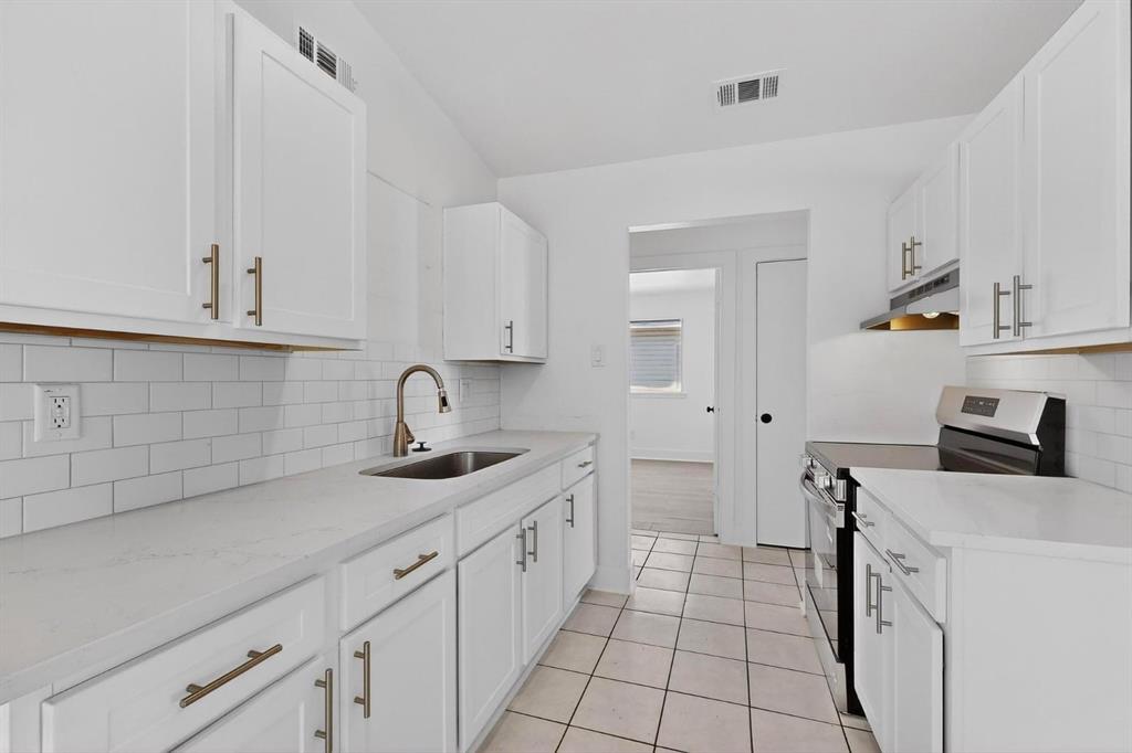 WILLIAMSBURG SQUARE 1ST SECTION - Residential