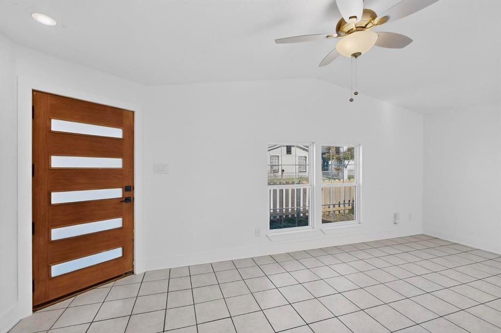 WILLIAMSBURG SQUARE 1ST SECTION - Residential