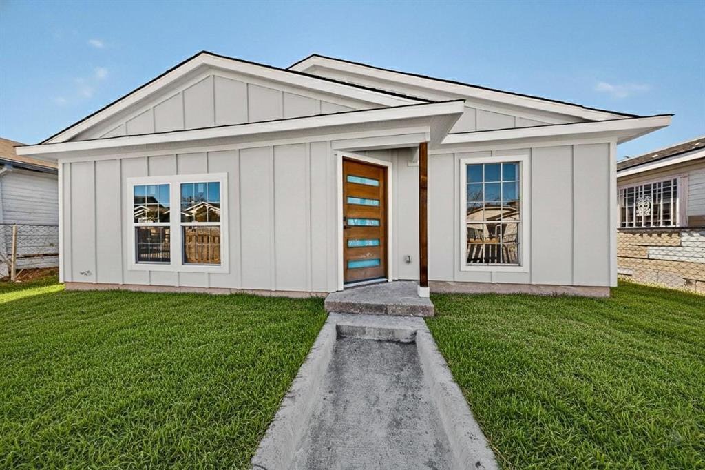 WILLIAMSBURG SQUARE 1ST SECTION - Residential