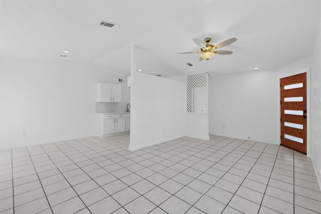 WILLIAMSBURG SQUARE 1ST SECTION - Residential