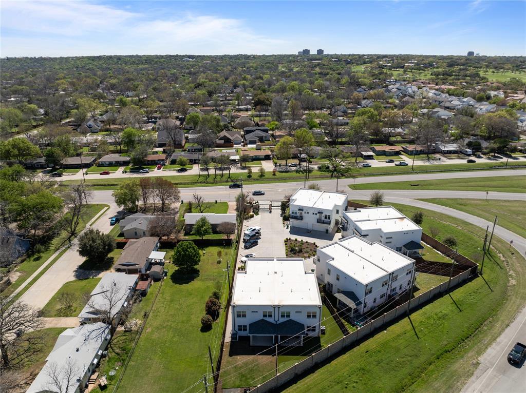 Crossroads Twnhms - Residential