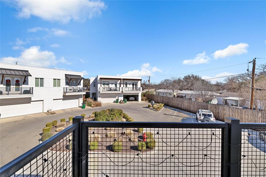 Crossroads Twnhms - Residential