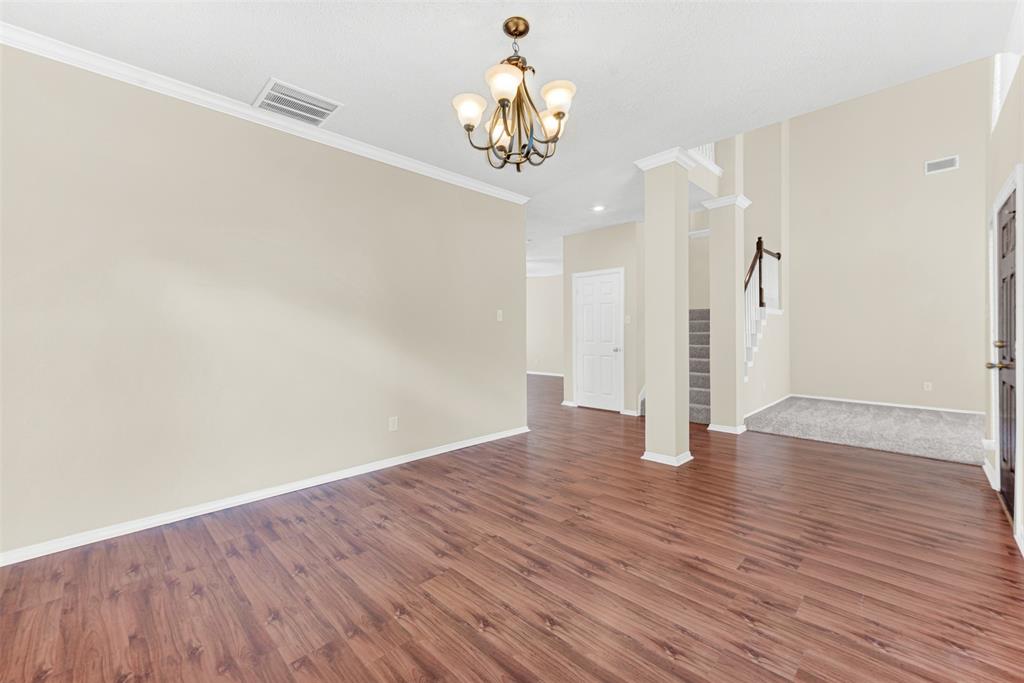 1101 Easton Lane