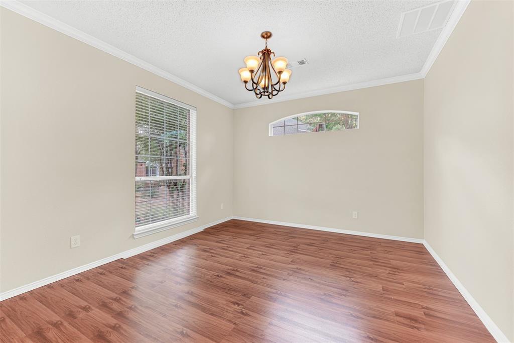 1101 Easton Lane