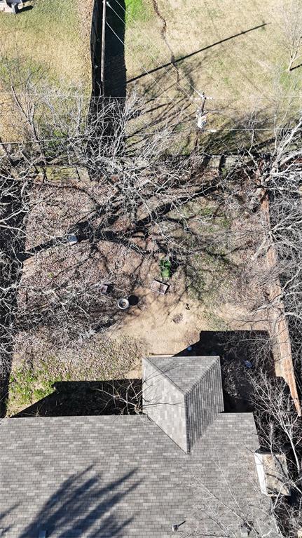 1605 Woodside Lane E