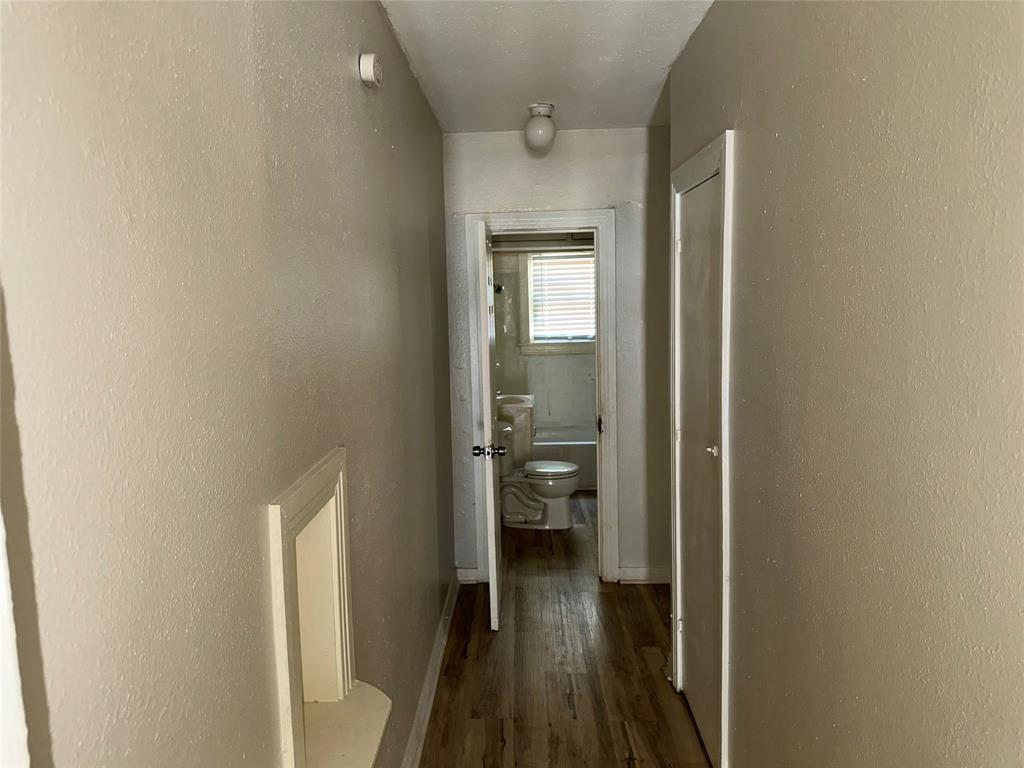 T J Olivers - Residential Lease