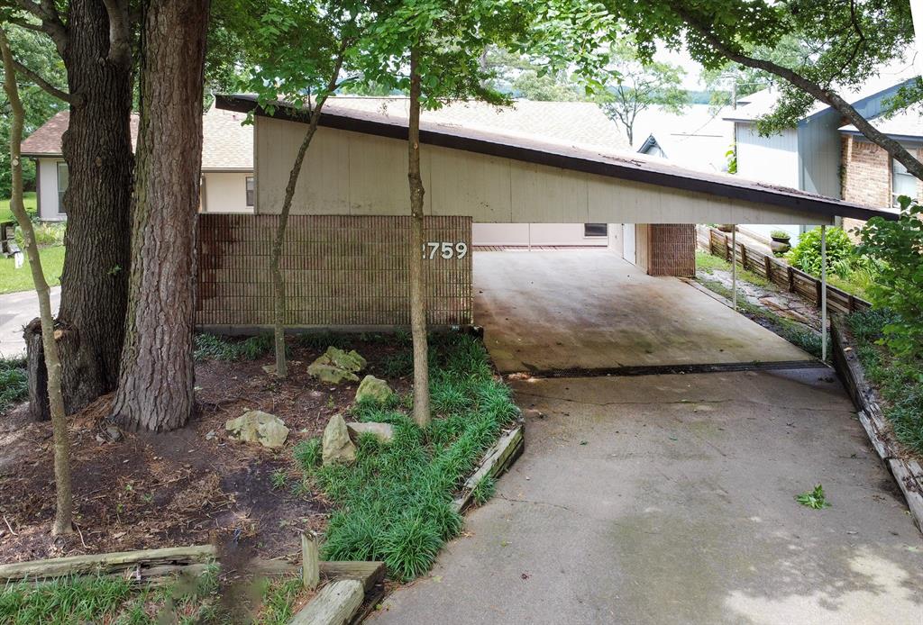 2759 Lake Breeze
