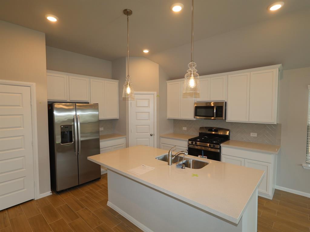 13084 Limestone Street