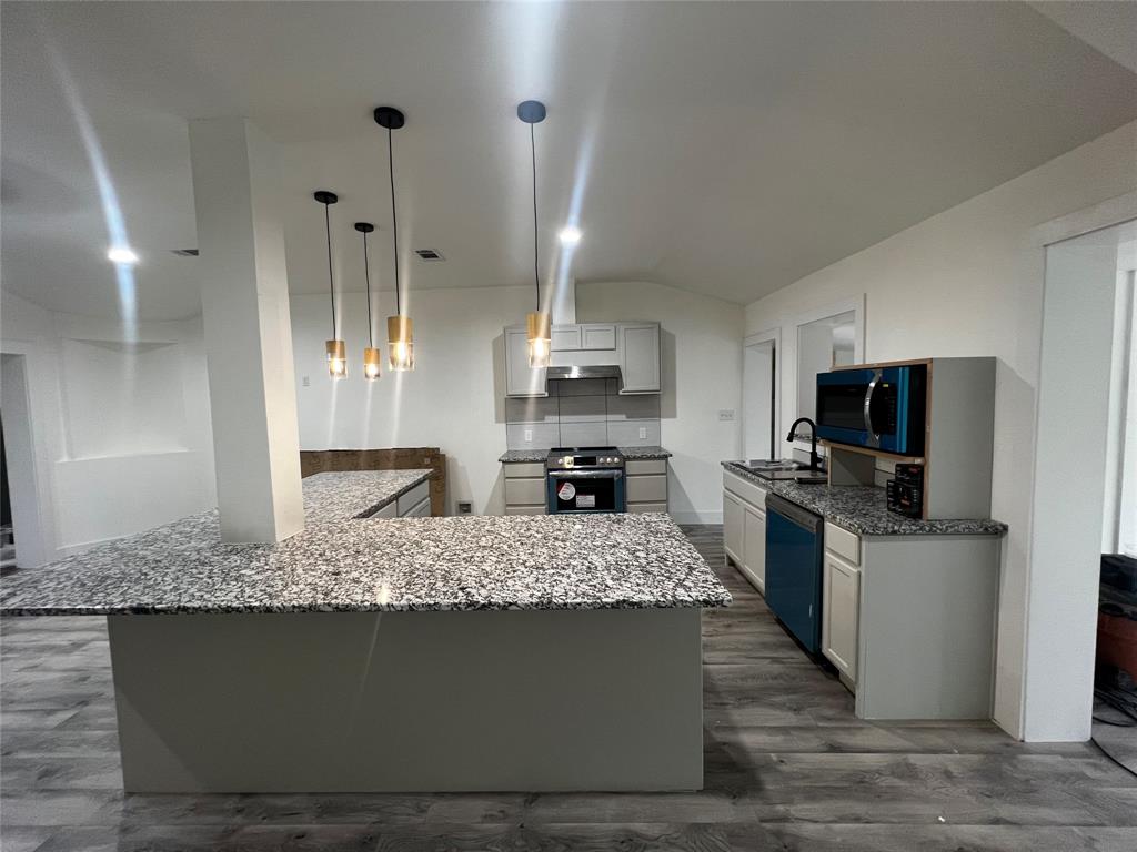 Ravinia Terrace - Residential Lease