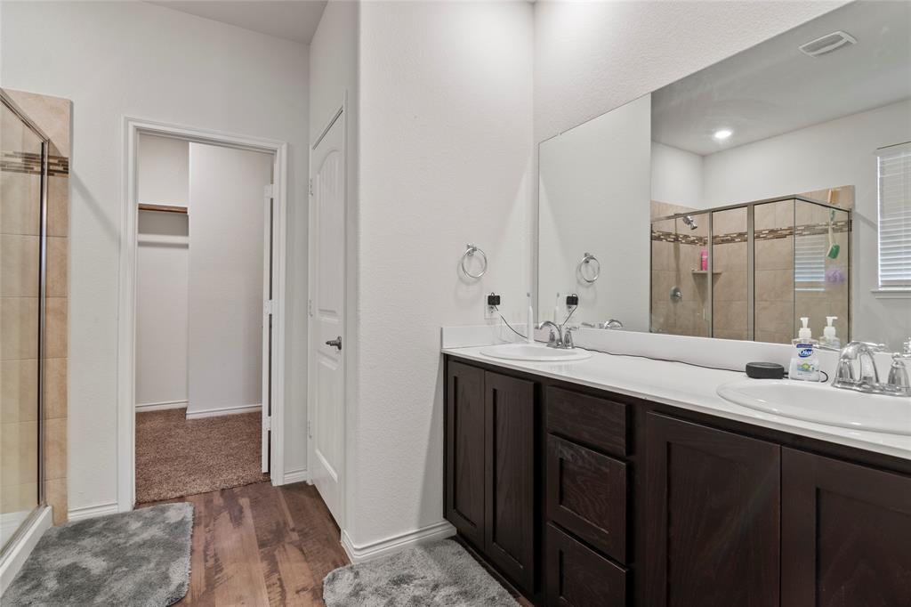 Valencia On The Lake - Residential