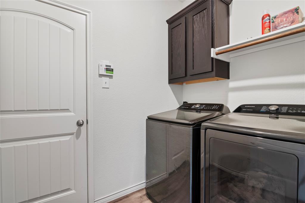 Valencia On The Lake - Residential