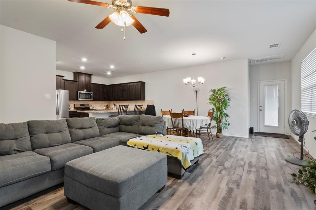 Valencia On The Lake - Residential