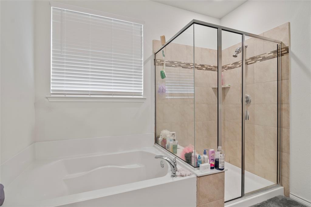 Valencia On The Lake - Residential