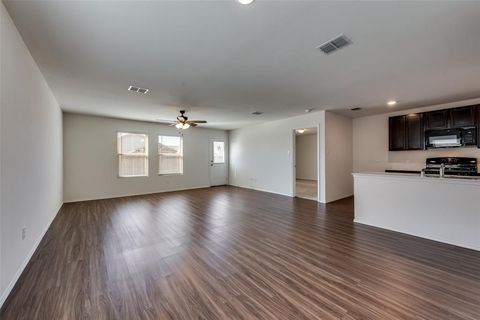 Photo of 305 Falling Star Drive, Fort Worth, TX 76052 (MLS # 21245859)