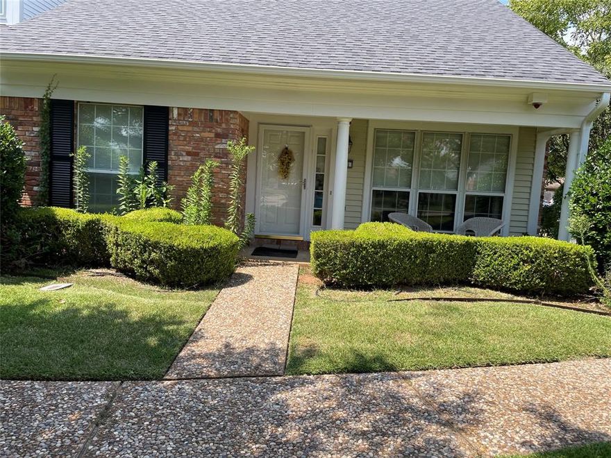 MOVE IN READY TOWNHOME!  END UNIT WITH EXTRA PARKING IN FRONT AND BACK* NEUTRAL COLORS,  ISLAND IN KITCHEN* LOTS OF CABINET SPACE*HIS AND HER SIDES TO PRIMARY BATH WITH WALK-IN CLOSETS ON EACH SIDE, REMODELED SHOWER WITH GLASS DOORS* TWO CAR REAR ENTRY GARAGE WITH LARGE STORAGE ROOM* FRONT PORCH AND DECK IN BACK