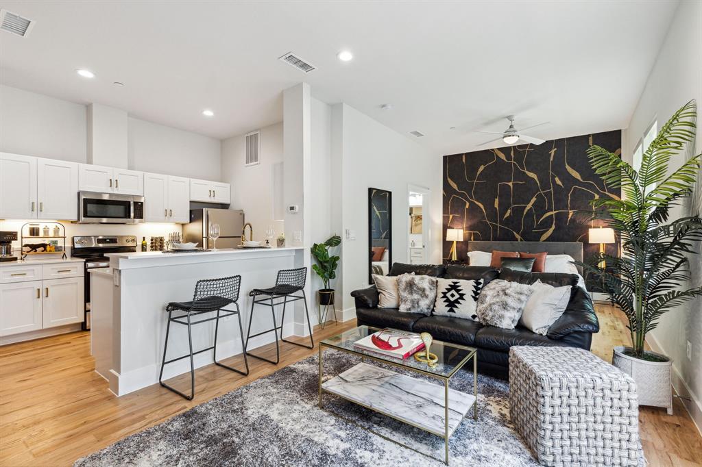 DANNELLYS SUMMIT HILL - Residential Income