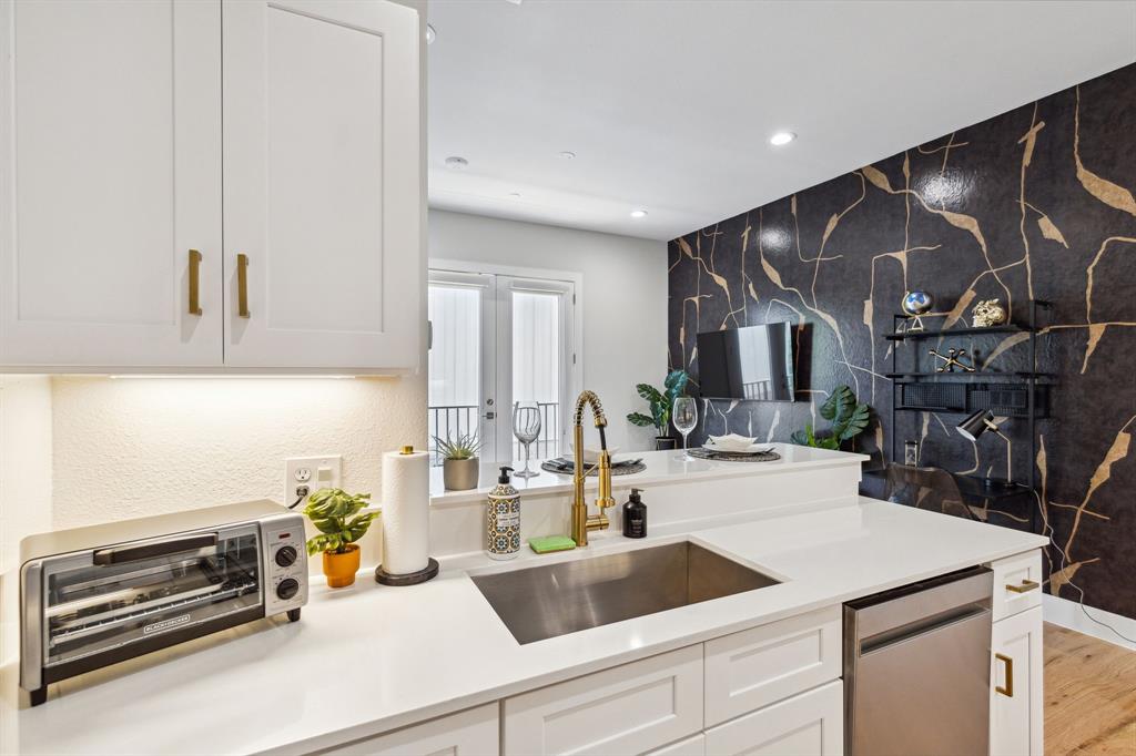 DANNELLYS SUMMIT HILL - Residential Income