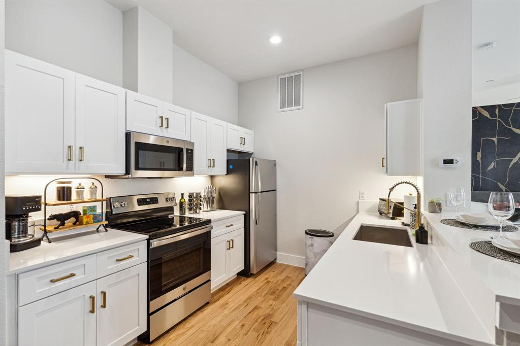 DANNELLYS SUMMIT HILL - Residential Income