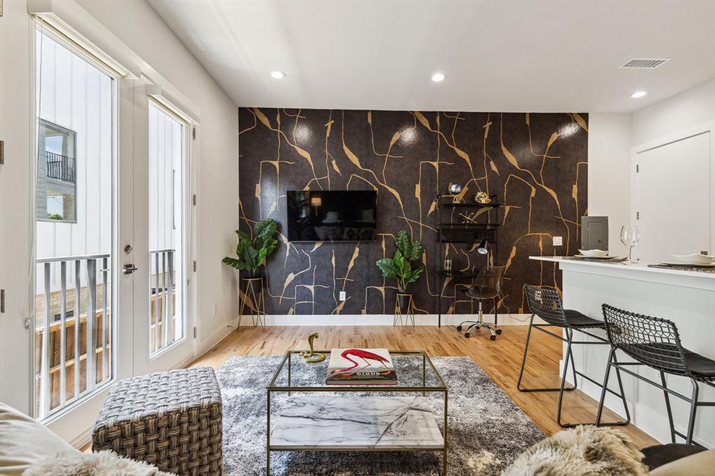 DANNELLYS SUMMIT HILL - Residential Income