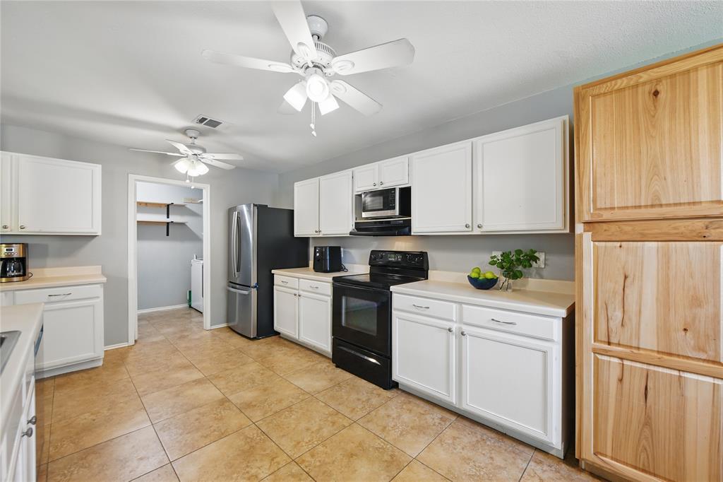 Fort Worth, Texas 76247, United States, 5 Bedrooms Bedrooms, ,3 BathroomsBathrooms,Residential,Active,131019