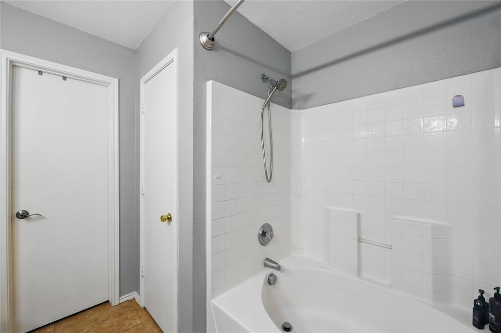 Fort Worth, Texas 76247, United States, 5 Bedrooms Bedrooms, ,3 BathroomsBathrooms,Residential,Active,131019