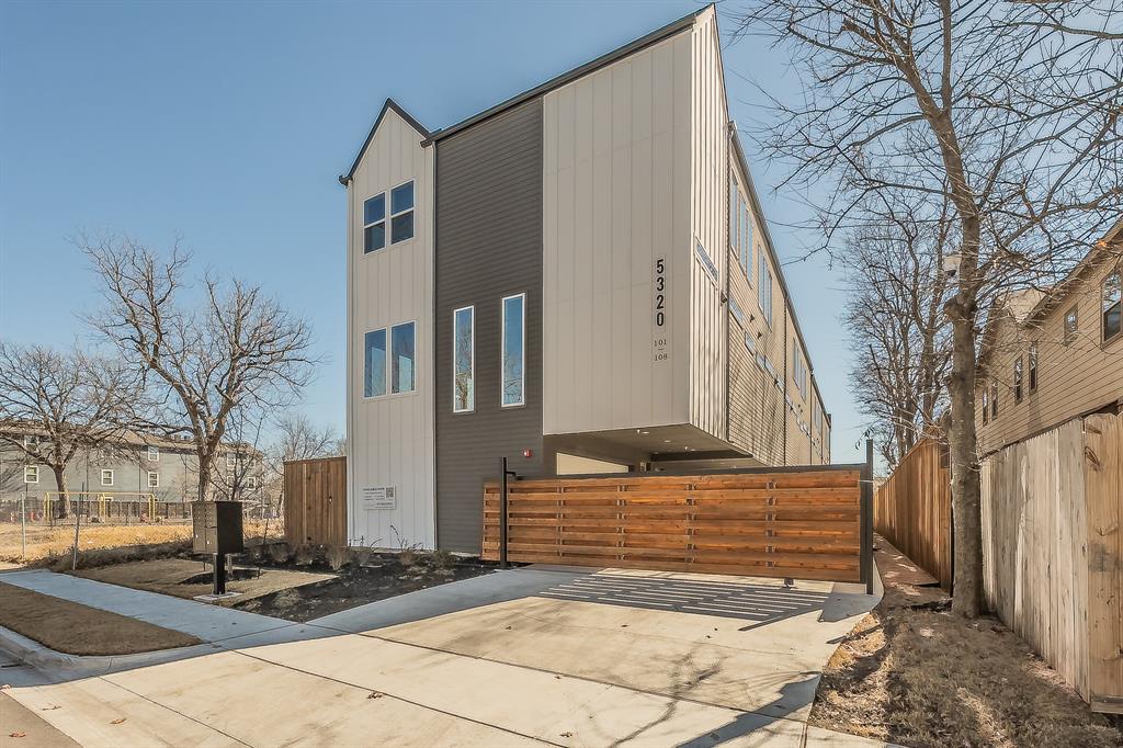 East Columbia Place - Residential