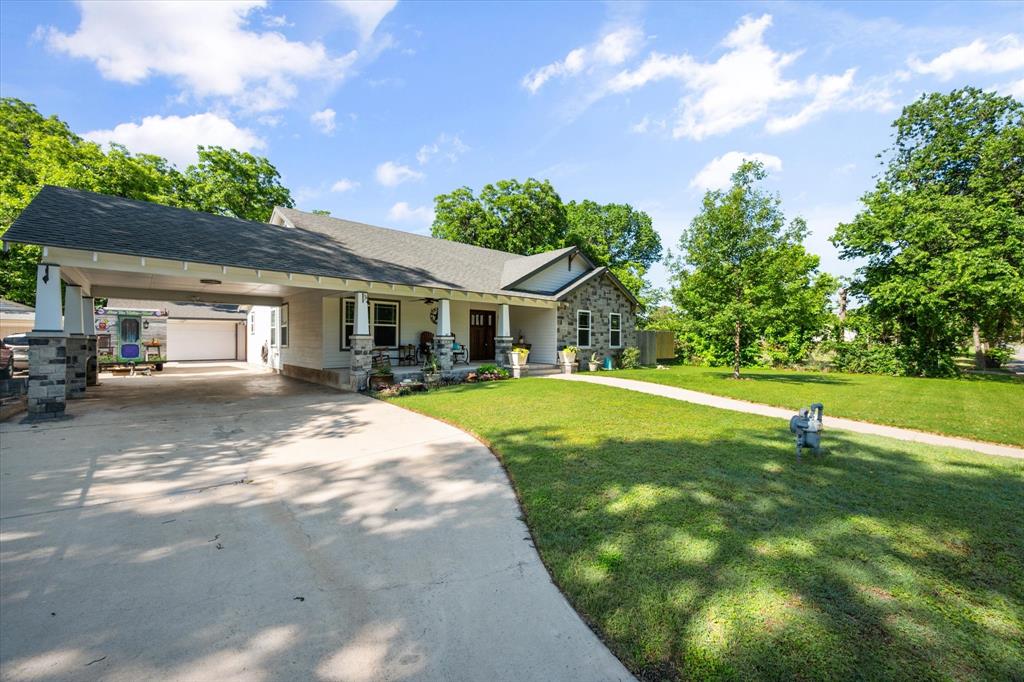 4421 Blackstone Drive
