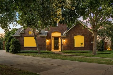 2501 Green Oak Drive Carrollton TX 75010