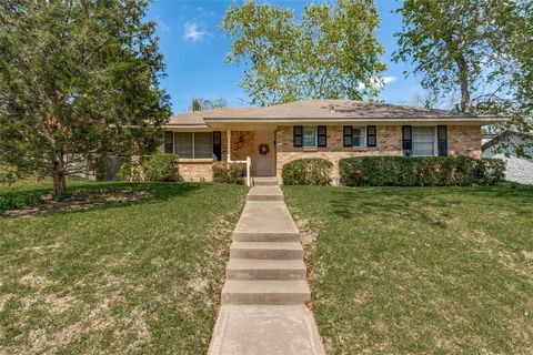 9935 Knoll Krest Drive Dallas TX 75238