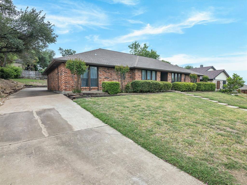7717 Woodside Hill