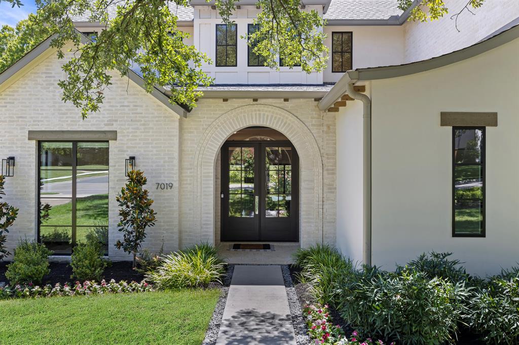 7019 Greentree Lane