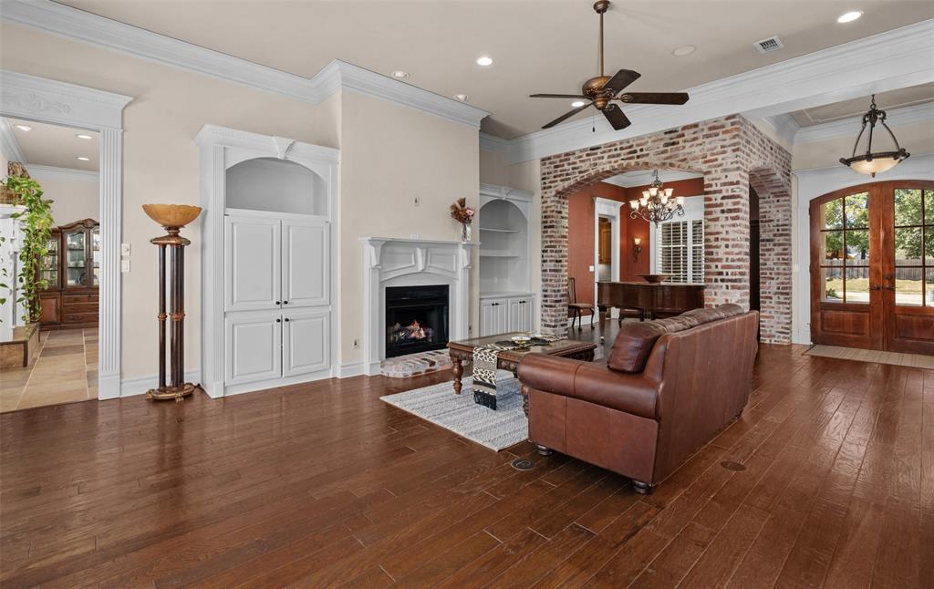 Lakeside On Long Lake - Residential