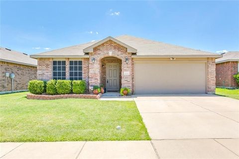Photo of 8832 Elk Creek Lane, Fort Worth, TX 76123 (MLS # 21246183)