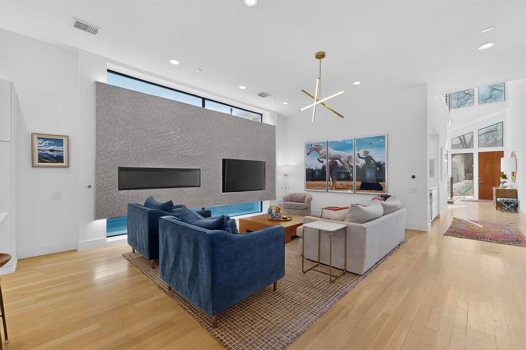 6915 Pasadena Avenue