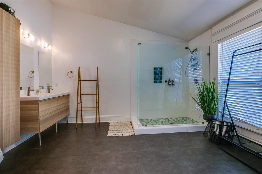 Dallas Land & Loan 02 - Residential