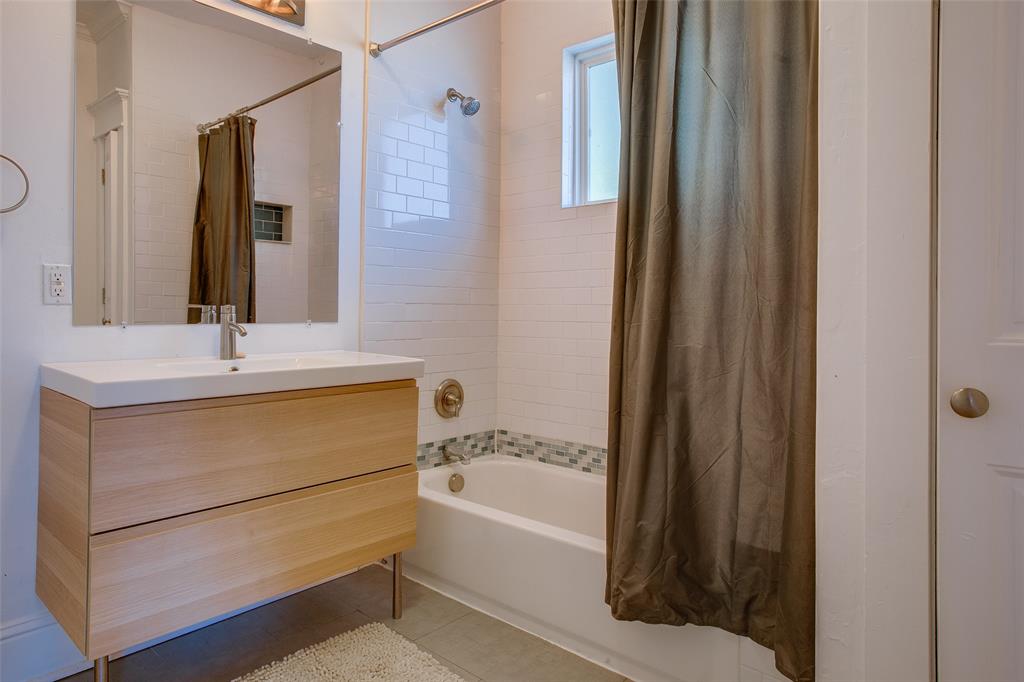 Dallas Land & Loan 02 - Residential